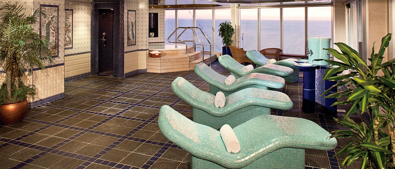 Heated thermal beds in the spa