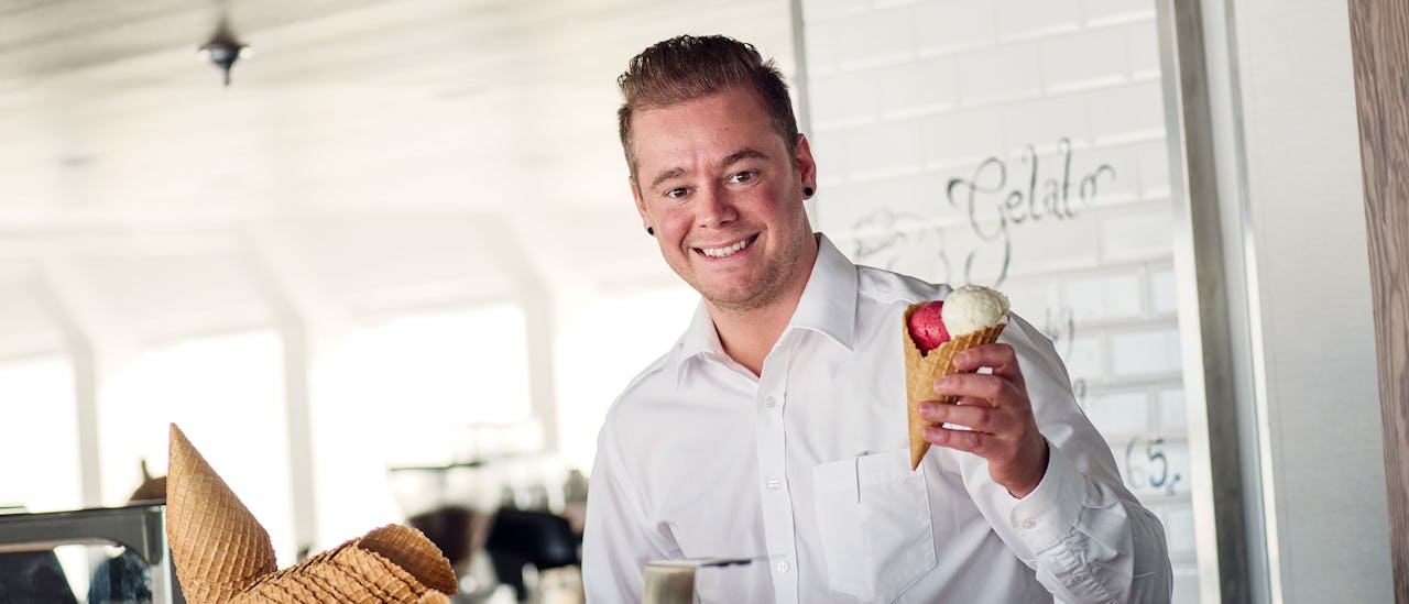 Cool down in the Multe ice cream bar