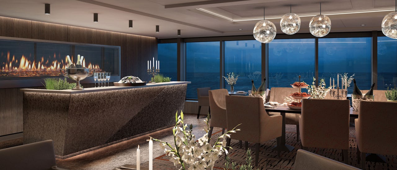 Enjoy delicious gourmet dishes at Lindström, the à la carte restaurant.