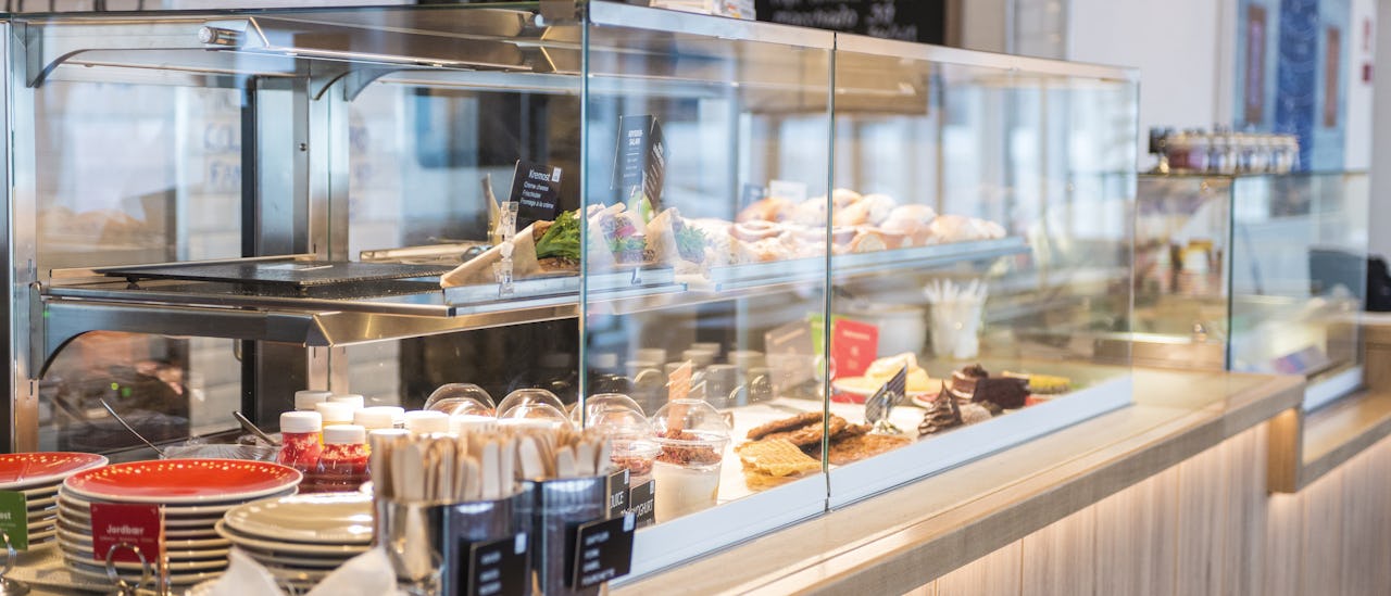 Cool down in the Multe ice cream bar