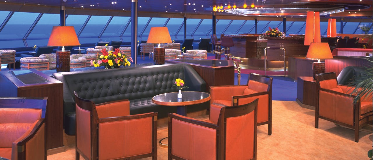 The observation lounge Crow's Nest