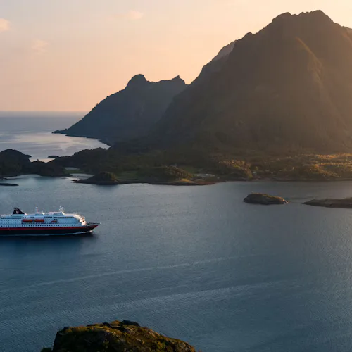 Hurtigruten: Save up to 30% on Norwegian coastal voyages 🚢